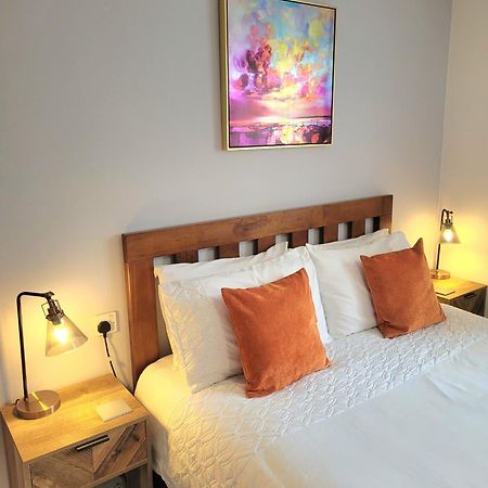 1 Merchants Gate - 2 Bedroom, City Apartment With Private Parking Йорк Екстериор снимка